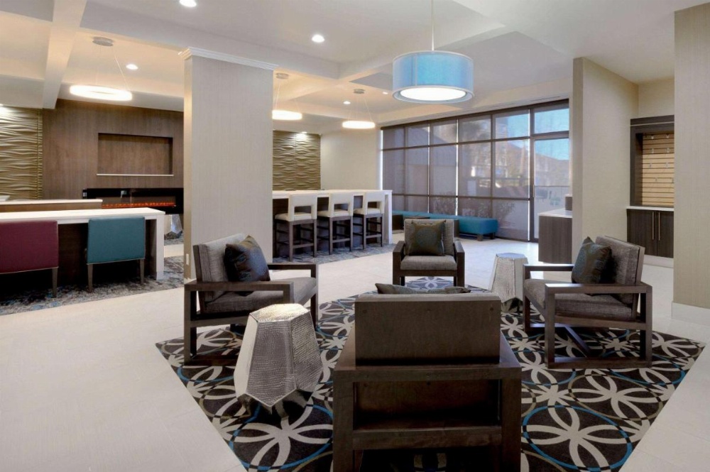 La Quinta Inn & Suites by Wyndham Maingate Fort Jackson Image 12