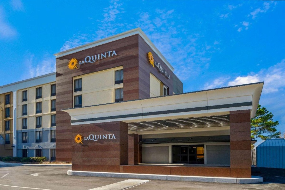 La Quinta Inn & Suites by Wyndham Maingate Fort Jackson Image 14