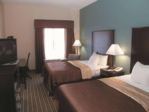 La Quinta Inn & Suites by Wyndham Maingate Fort Jackson image 21